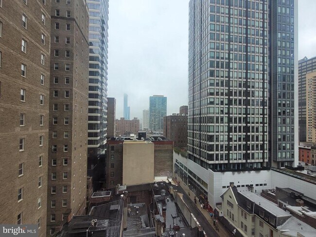 Building Photo - 135 S 19th St