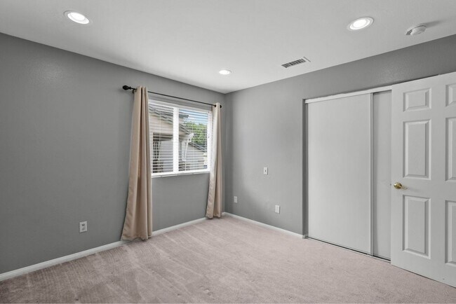 Building Photo - 26426 Cardinal Dr
