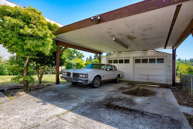 Building Photo - 3243-3243 NW Market St