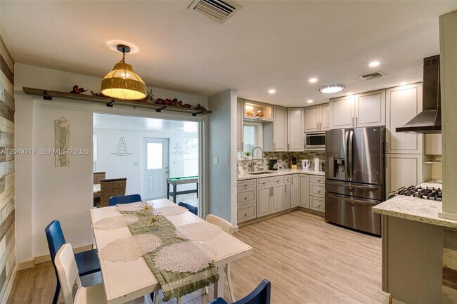 Building Photo - Grant Street, Hollywood, FL 33021 - 3 BR 2 BA house