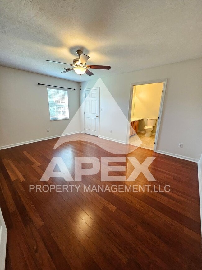 Building Photo - MOVE-IN SPECIAL, $1 RENT!! - Stunning 2 Bd...