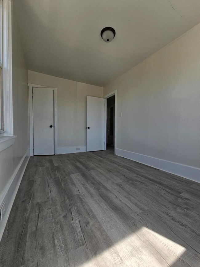 Building Photo - 1103 Baldwin St