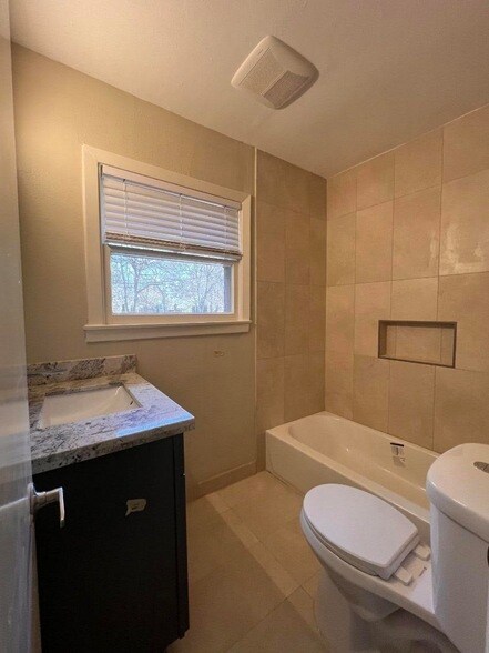 Building Photo - 5834 Indigo St