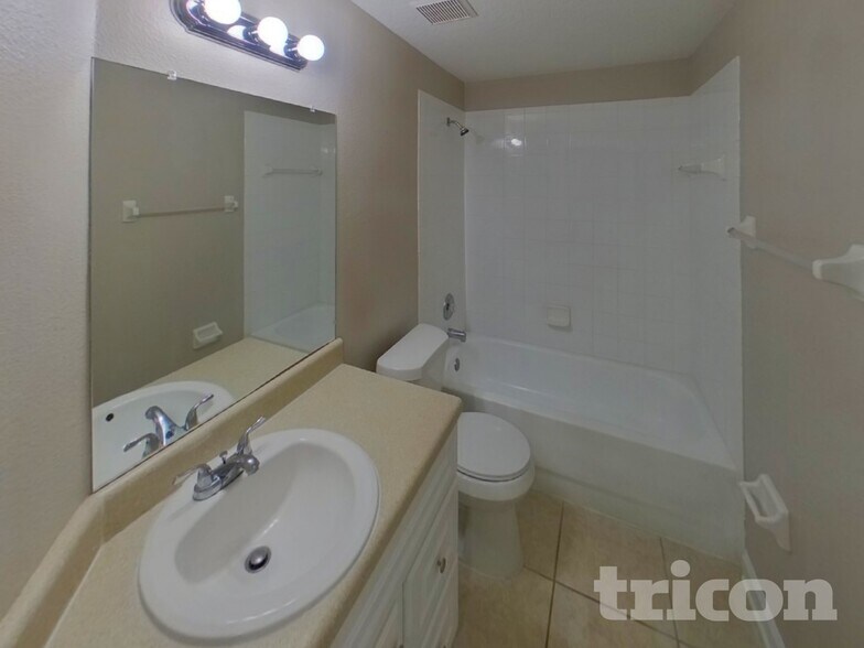 Building Photo - 945 Ridge Haven Dr