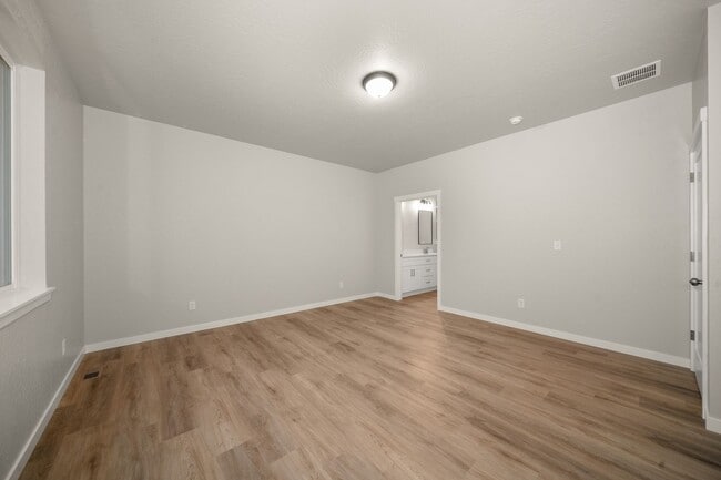 Building Photo - 3BR / 2BA New Construction Low Maintenance Single Family Home