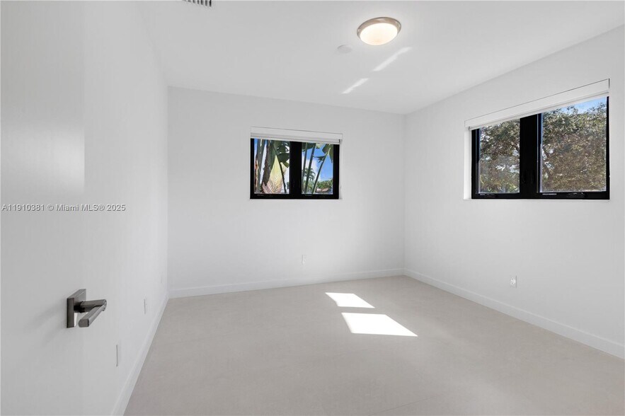 Building Photo - 8000 SW 139th Ter