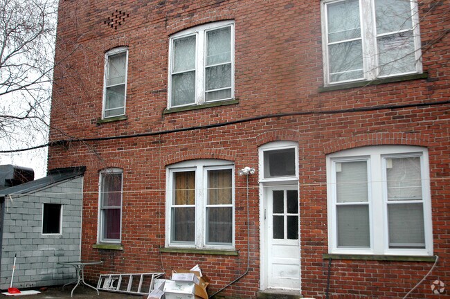 Building Photo - 12 Demott Ave