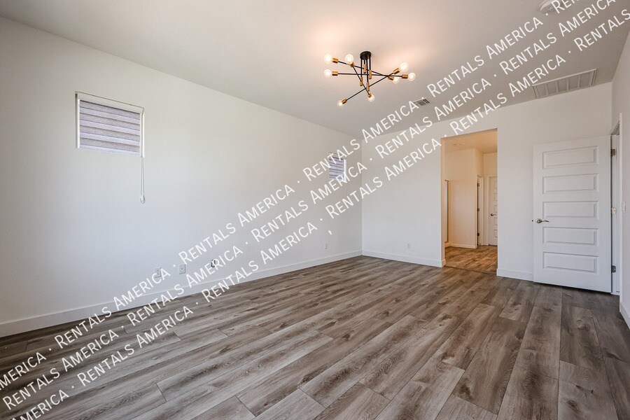 Building Photo - 4702 E Barbarita Ave