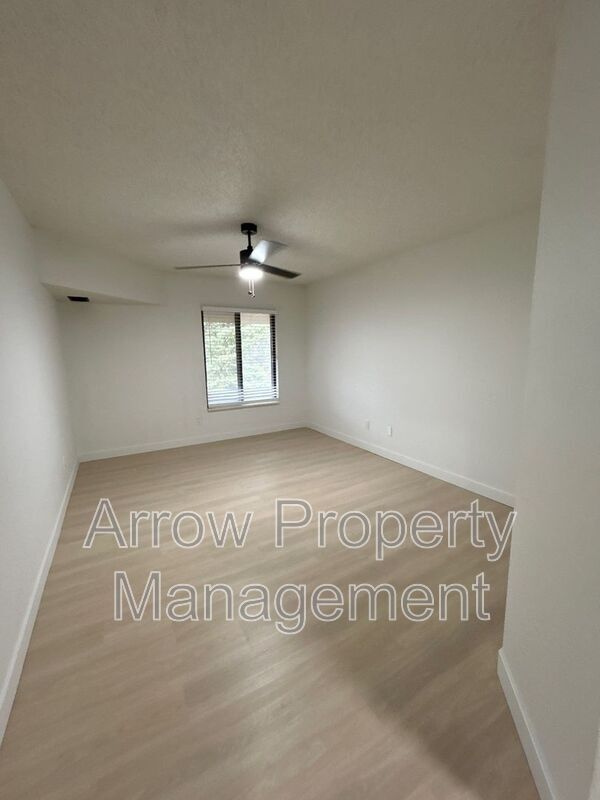 Building Photo - 205 E Arbor Ave