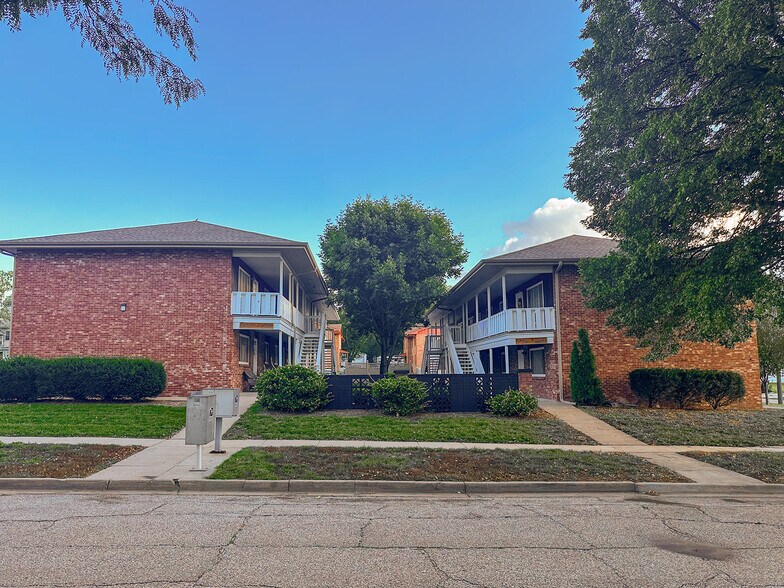 Building Photo - 4712 Gladstone St