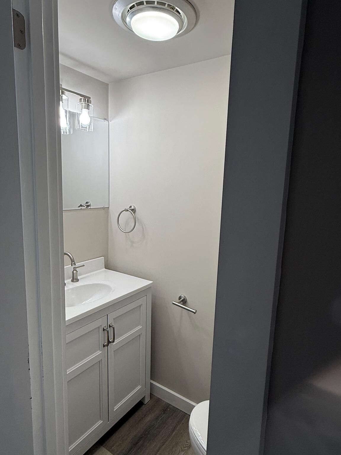 Building Photo - 6580 Fairway Dr W