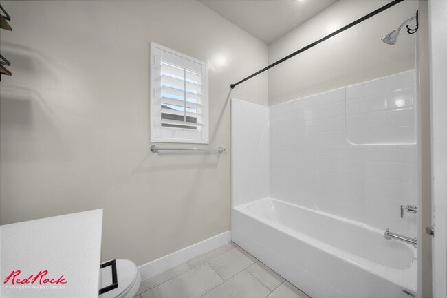 Building Photo - Beautiful and Modern 5 Bedroom Home in Cedar City!