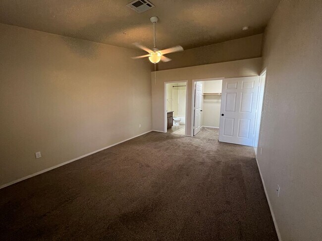 Building Photo - 3174 S Robert Way