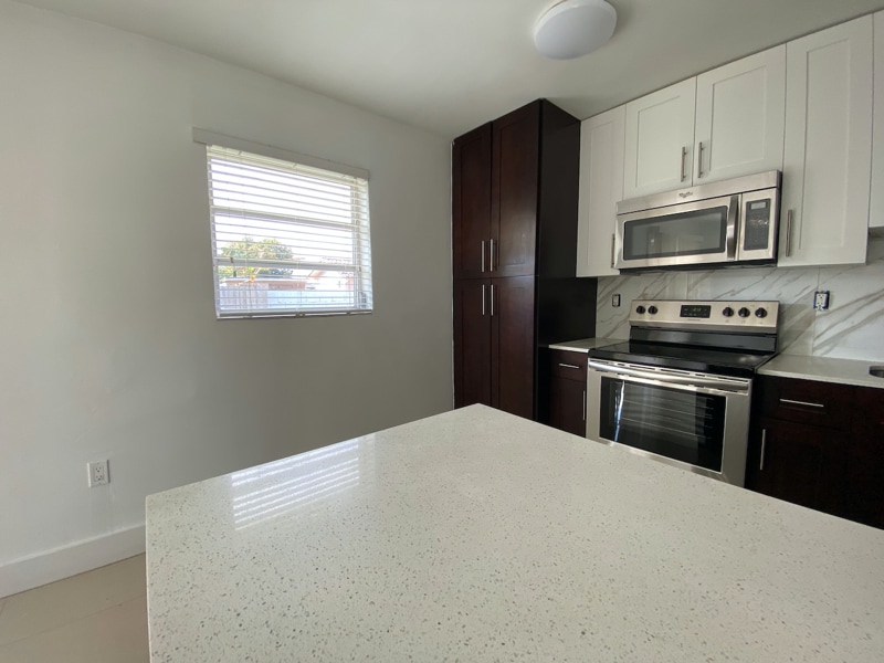 Building Photo - 1362 SW 67th Ave