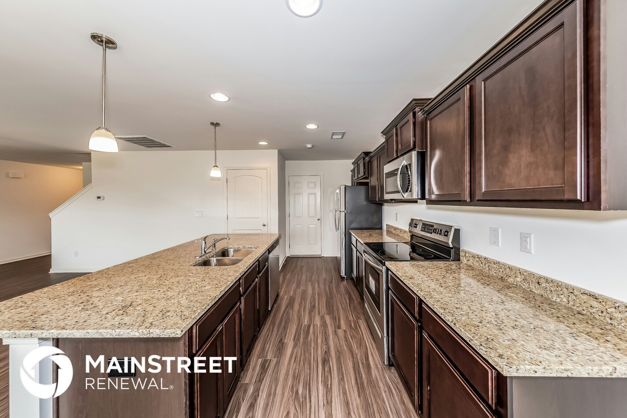 Building Photo - 940 Hawthorn Ln