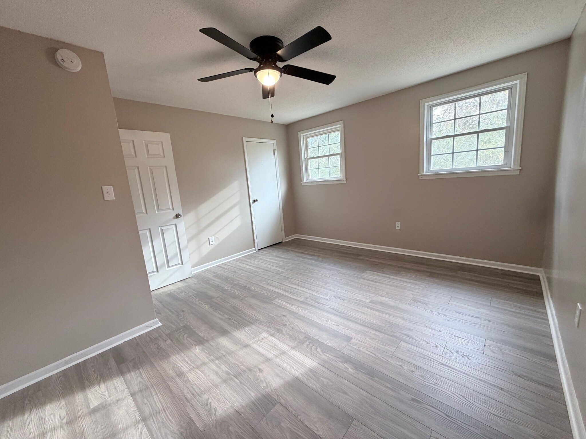 Building Photo - 125 McClure St