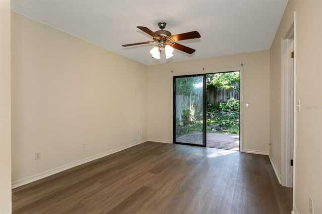 Building Photo - 1106 Golf Club Ct