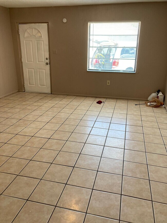 Building Photo - 5117 E 28th Ave