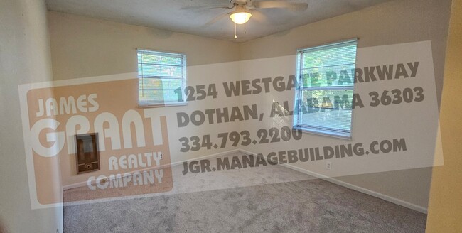 Building Photo - 306 Mustang Dr