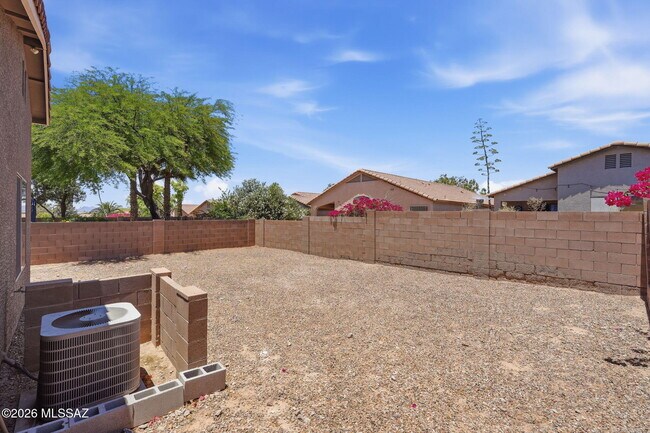 Building Photo - 8435 E Bowline Rd