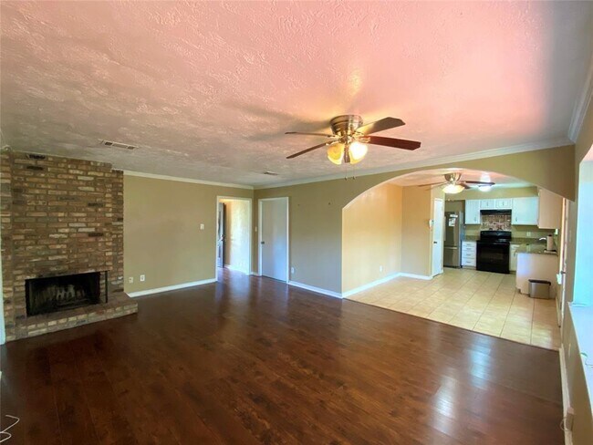 Building Photo - 747 Seamaster Dr