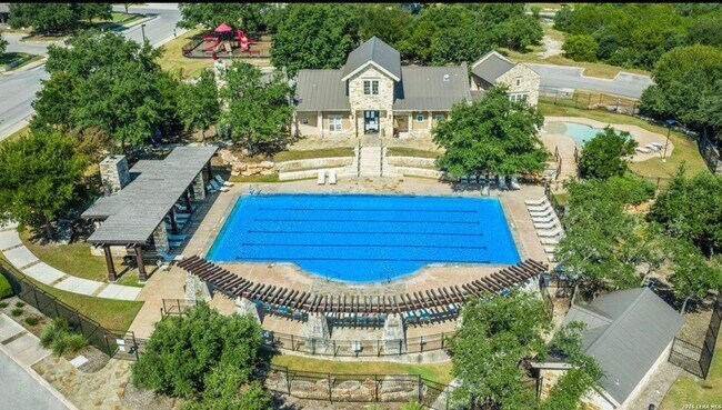 Building Photo - 3 Bedroom/2 Bath Redbird Ranch Subdivision