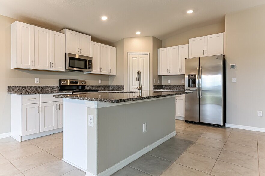 Building Photo - 1411 Golden Glow Dr