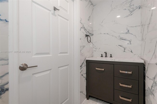 Building Photo - 152 SW 185th Way