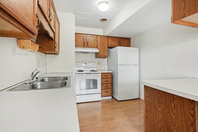 Building Photo - 54 N 62nd St
