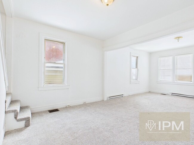 Building Photo - Bright 3 Bedroom, 1.5 Bath Home in Lebanon, Pa!