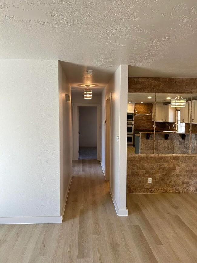 Building Photo - Gorgeous Santa Clara Home with Stunning Ki...