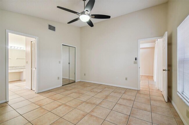 Building Photo - 2342 Tioga Dr