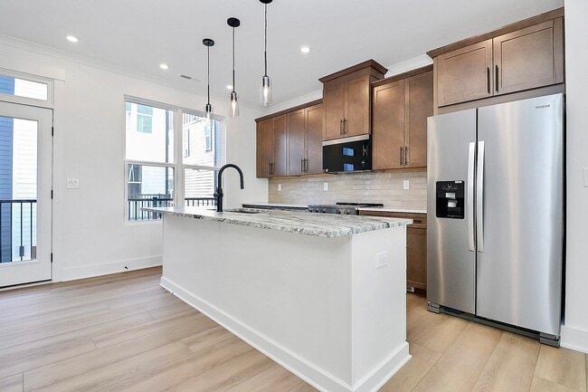 Building Photo - 5027 Duchess Dr