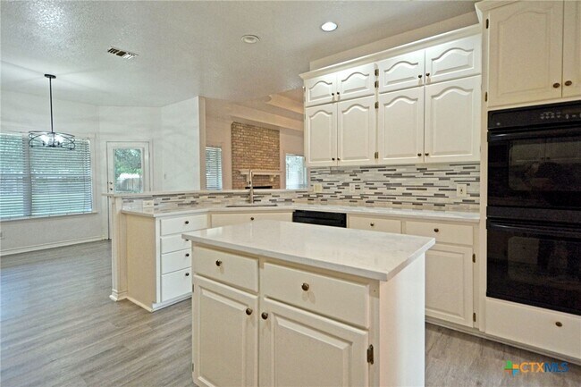 Building Photo - 380 Las Brisas Blvd