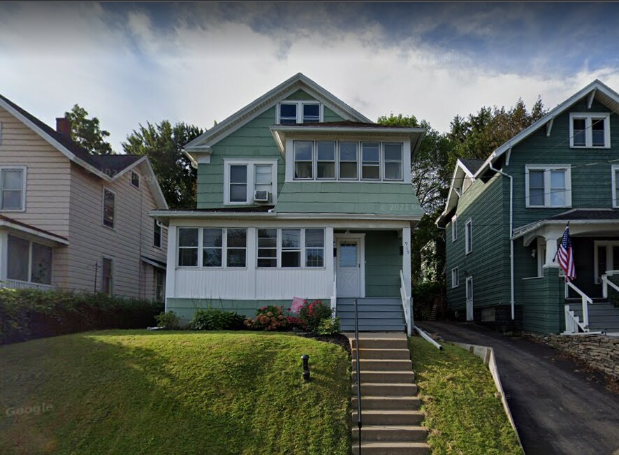 Building Photo - 915 2nd St