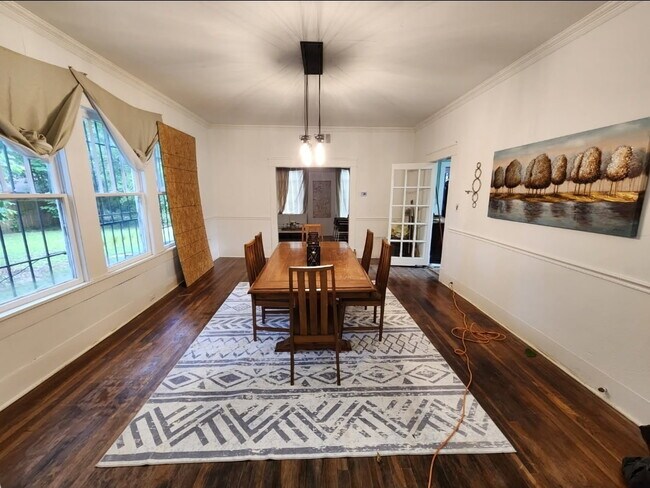 Building Photo - 159 Lister St