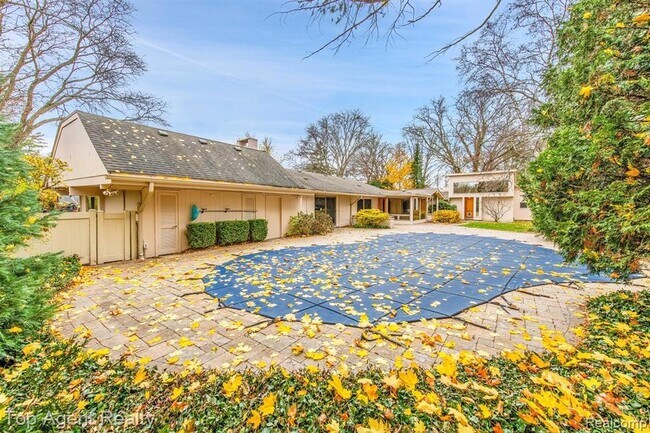 Building Photo - 5760 Snowshoe Cir