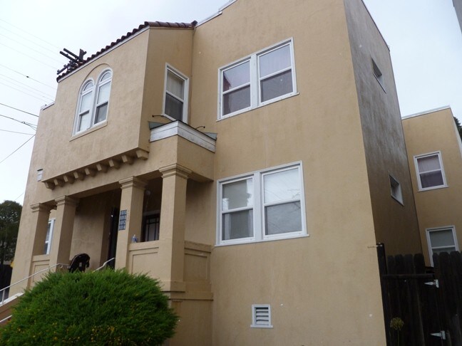 Building Photo - 1012 Marin St