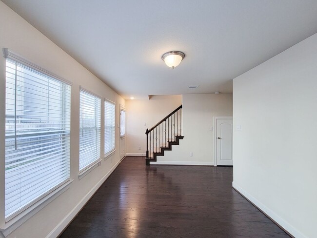 Building Photo - A stunning 4-story home perfectly situated in the heart of Spring Branch!