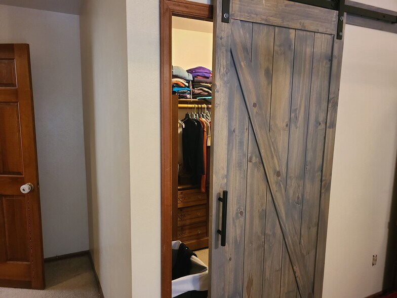 Building Photo - 1451 McArthur Ave