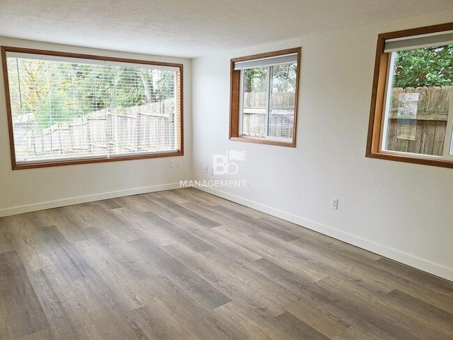 Building Photo - Nearly 1/2 Acre of Privacy Nestled in the Trees of West Linn. Updated Kitchen & Bathroom!