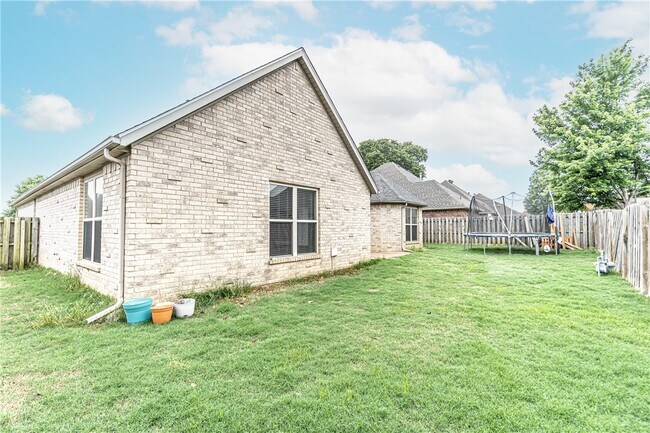 Building Photo - 1151 Torbay Trce