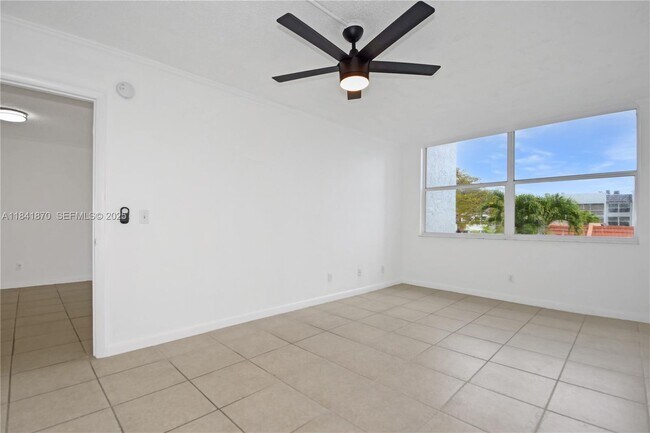 Building Photo - 6650 Royal Palm Blvd