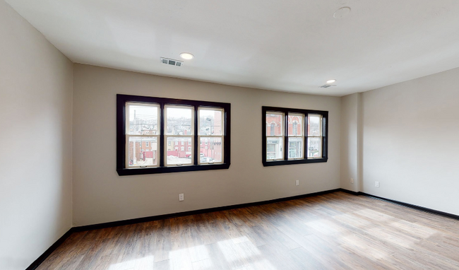 Building Photo - 1819 E Carson St