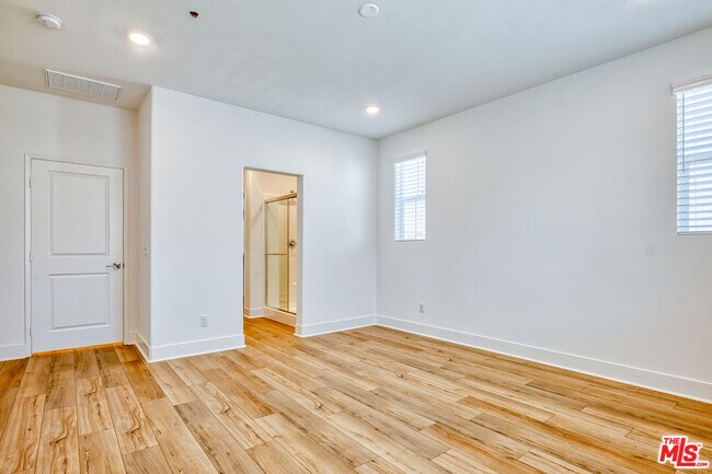 Building Photo - 5603 Kate Way
