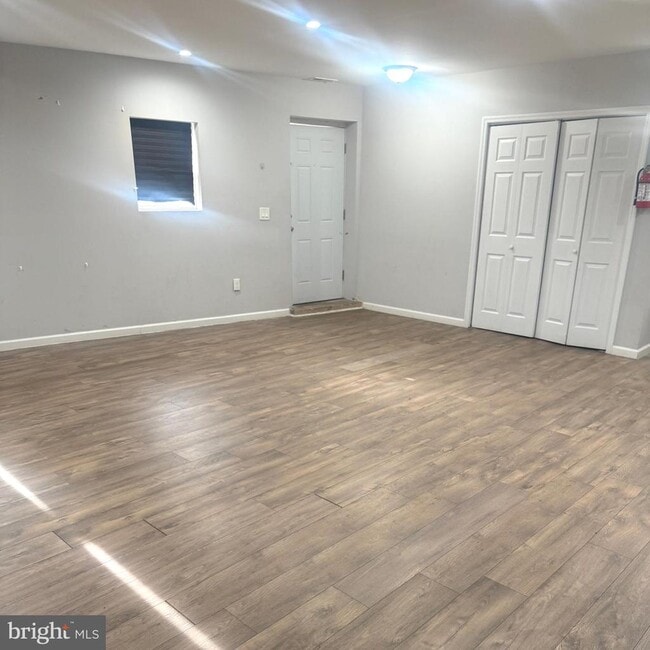 Building Photo - 609 Brunswick Ave