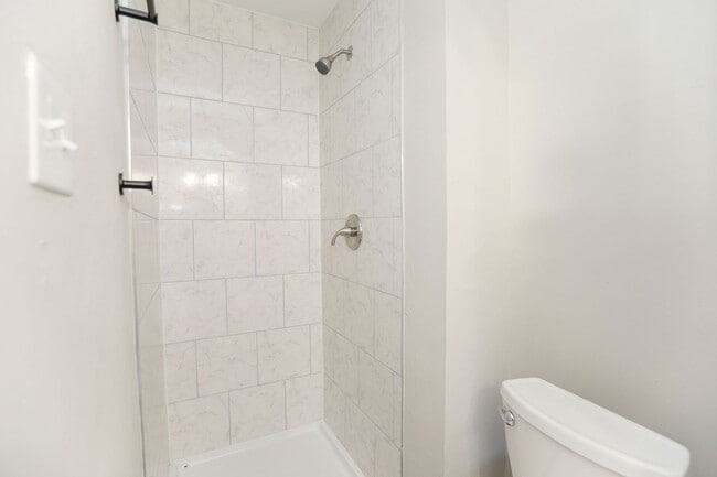 Building Photo - Spacious Home Near Bow Creek & Lynnhaven Mall