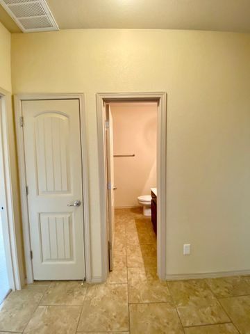 Building Photo - 14277 Desert Sky Dr