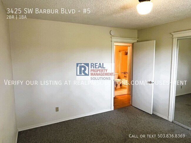 Building Photo - 3425 SW Barbur Blvd