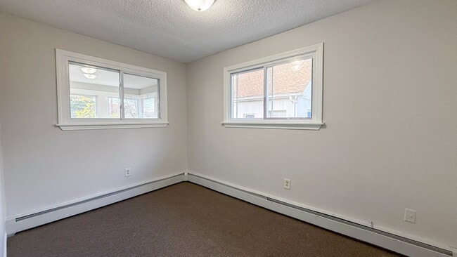 Building Photo - Gorgeous single-family Home